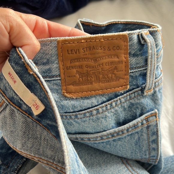 Levi Wedgie jeans W26 - Picture 3 of 4
